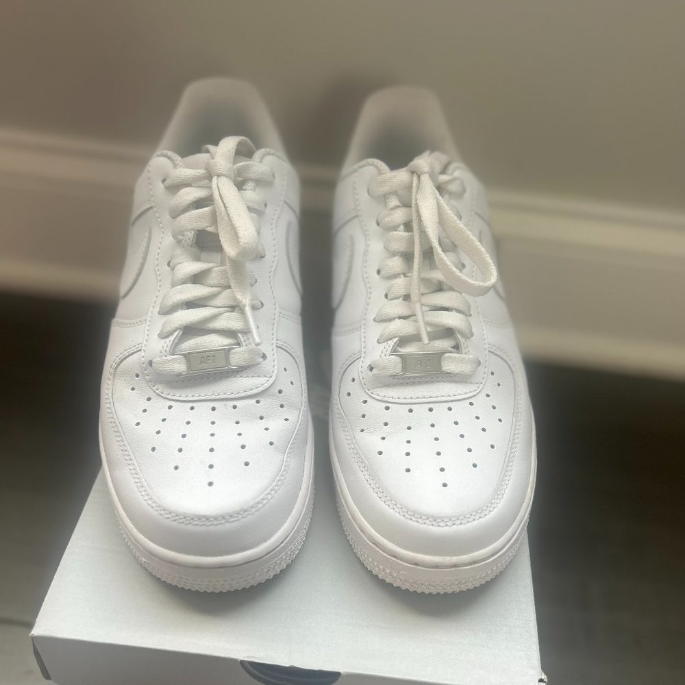 WMNS AIR FORCE 1 '07 - Picture 2 of 3